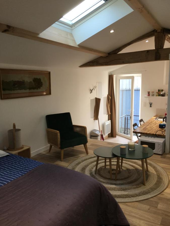 Cabanes Et Studios A La Bernardiere Sevremoine Exteriér fotografie