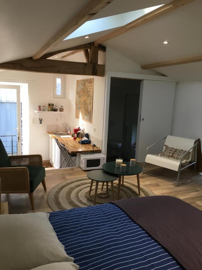 Cabanes Et Studios A La Bernardiere Sevremoine Exteriér fotografie